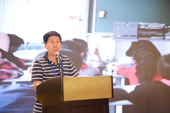 �п�Ժ�о��T�����g(sh��)������Ԓ(hu��)�ĕr(sh��)�����̽o���ӵĔ�(sh��)�W(xu��)�\��׌�����