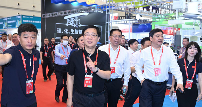 �����ú���ʡ�����b�䲩�[���߸ߵȌWУ�ɹ�չ�������e�k